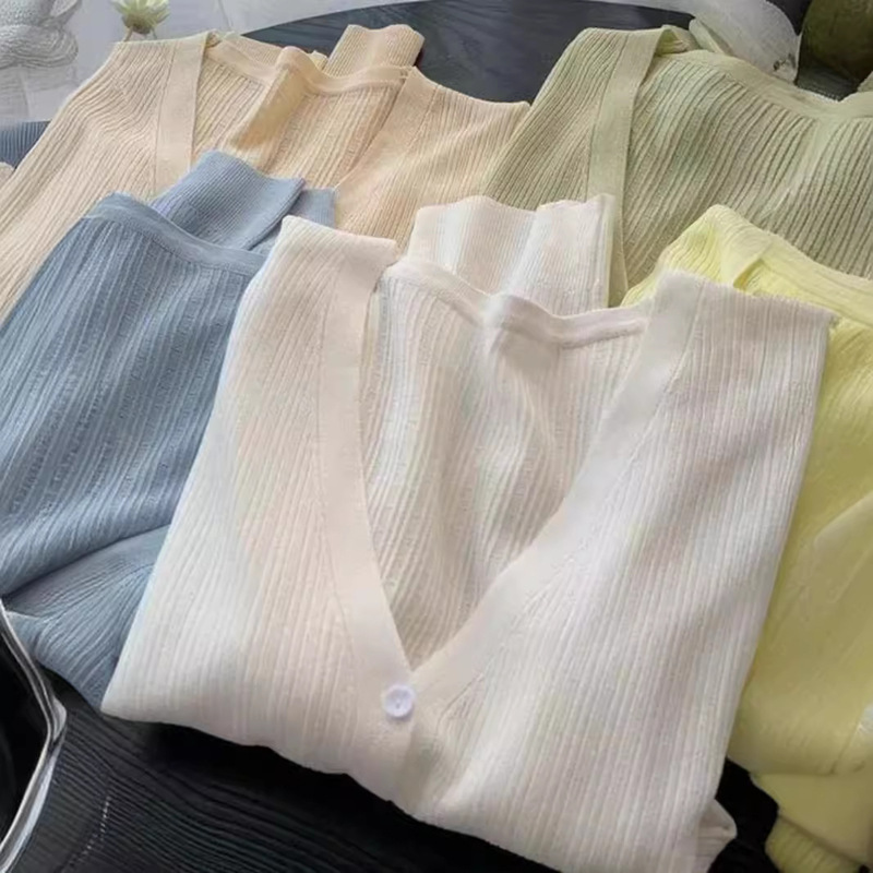 Knitted Cardigan Women's Thin 2024 Spring and Summer Ice Silk Gentle Classic V-Neck Slim-Fit Sunscreen Sweater Top Coat