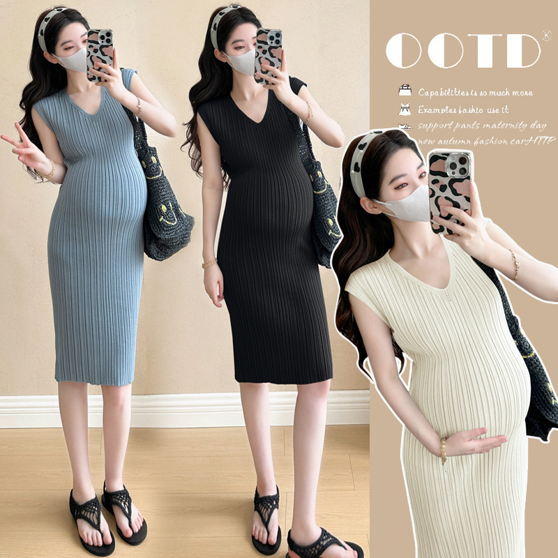 Maternity Slim Skirt 2025 Summer New Korean Fashion Pit Strip Design Age-Reducing Slimming Elegant Dress