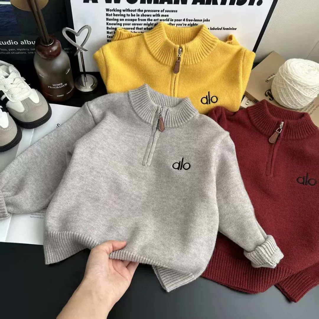 Demi-season knitted children's sweater with zipper for men and women with a round collar, base body-friendly set, Korean style