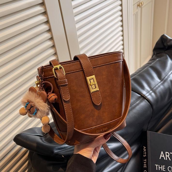 Bolso de cubo de color a juego para mujer 2025 nuevo bolso portátil para axila bolso de mensajero de un solo hombro de moda de alta gama