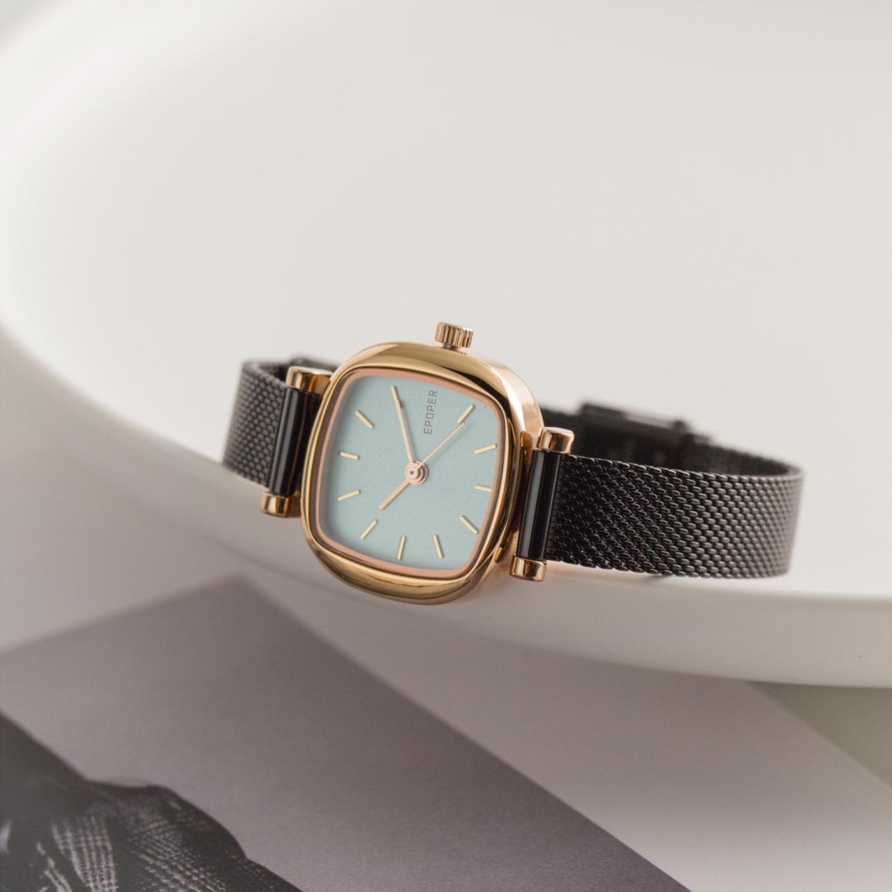 New Ins Small Square Watch Niche Light Luxury Retro Fashion High-end Women's Watch Simple All-match Elegant Waterproof