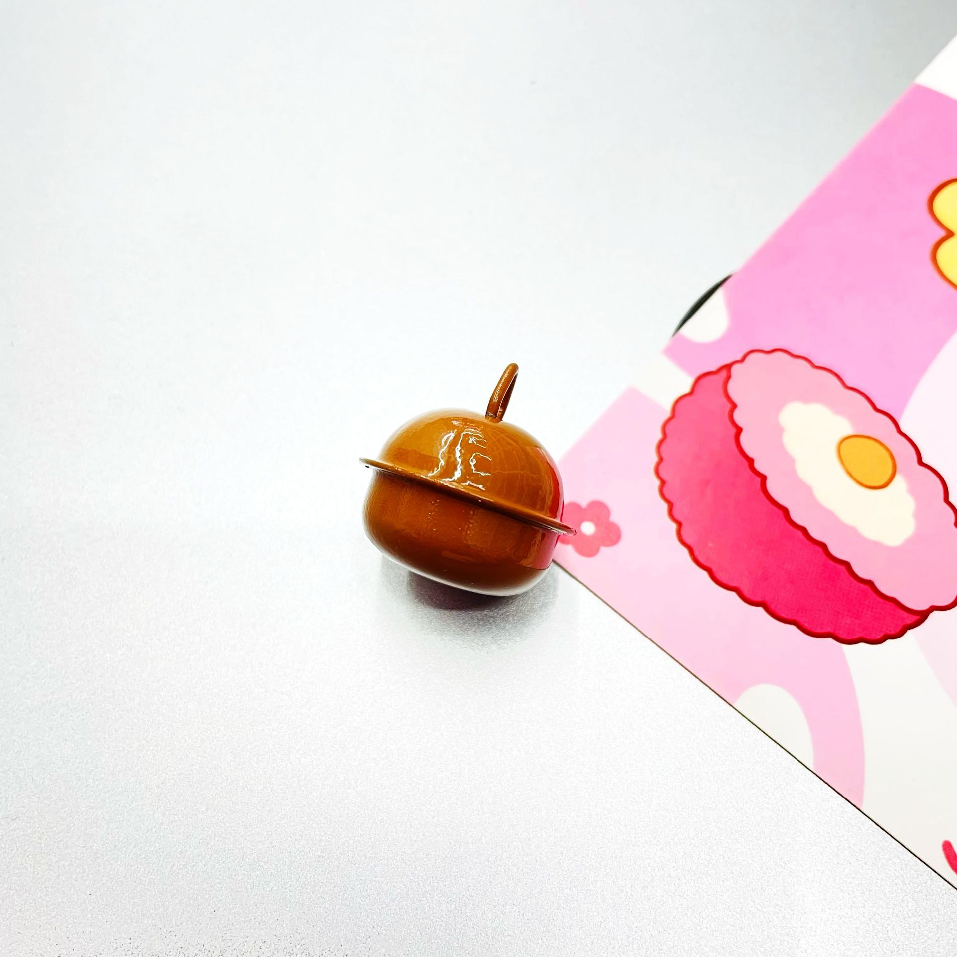 22mm colorido una palabra pintada campana DIY accesorios joyería pulsera bolsas de llaves colgar material de Navidad al por mayor