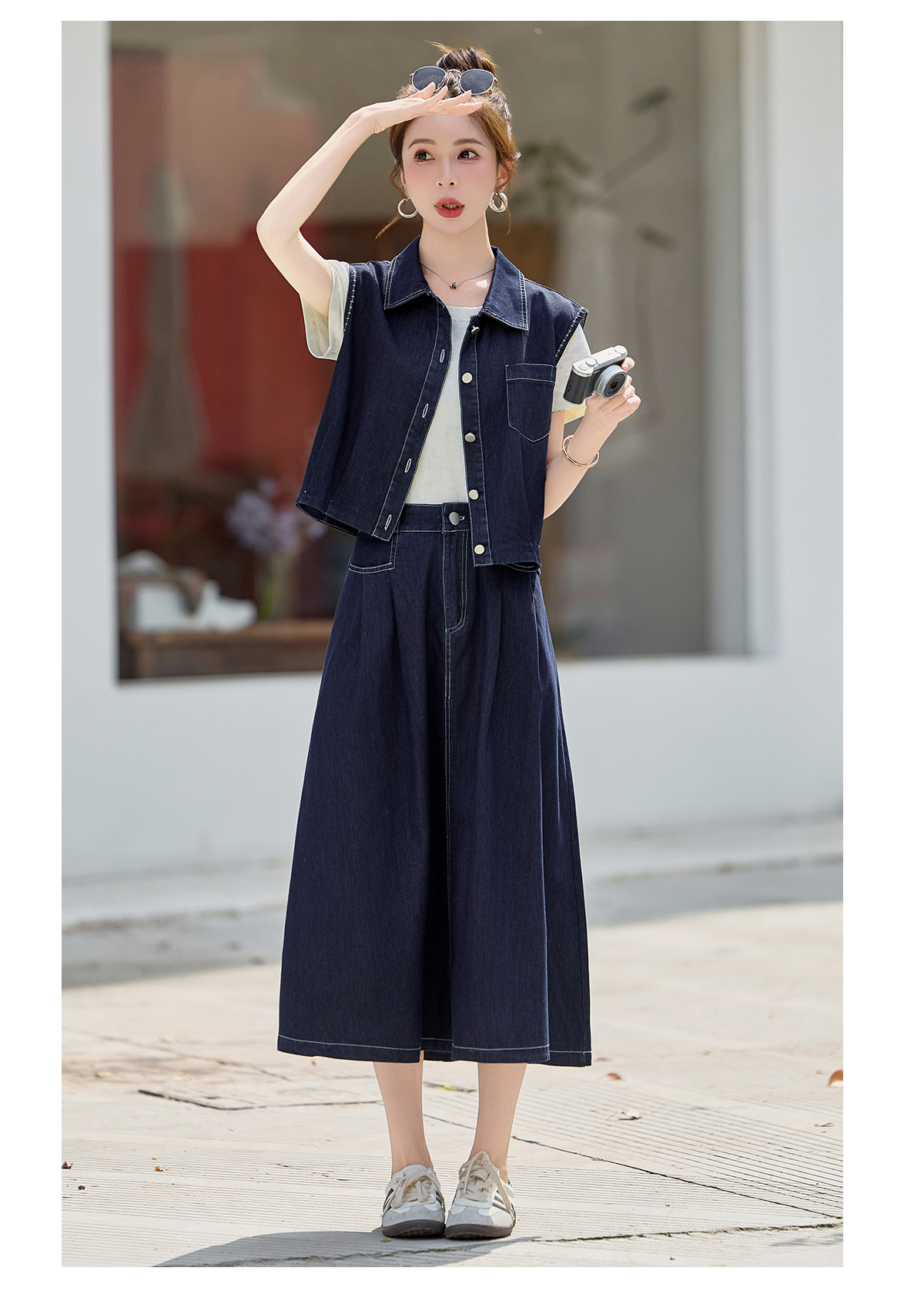 Bộ ba món thời trang nữ hè 2026: áo thun + áo khoác vest denim + chân váy midi — màu xanh nhạt, màu xanh đậm chi tiết 13