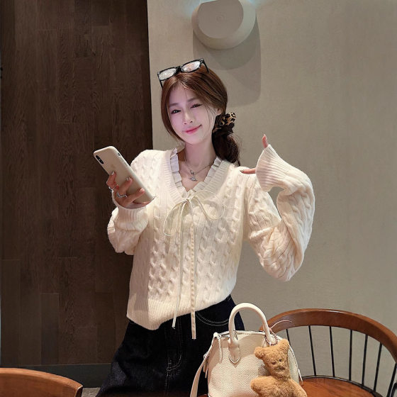 Korean Style College Style Design Sense Fake Two-piece Long-sleeved Sweater Knitted Sweater Women's Winter Blue Gentle Style Slim Top