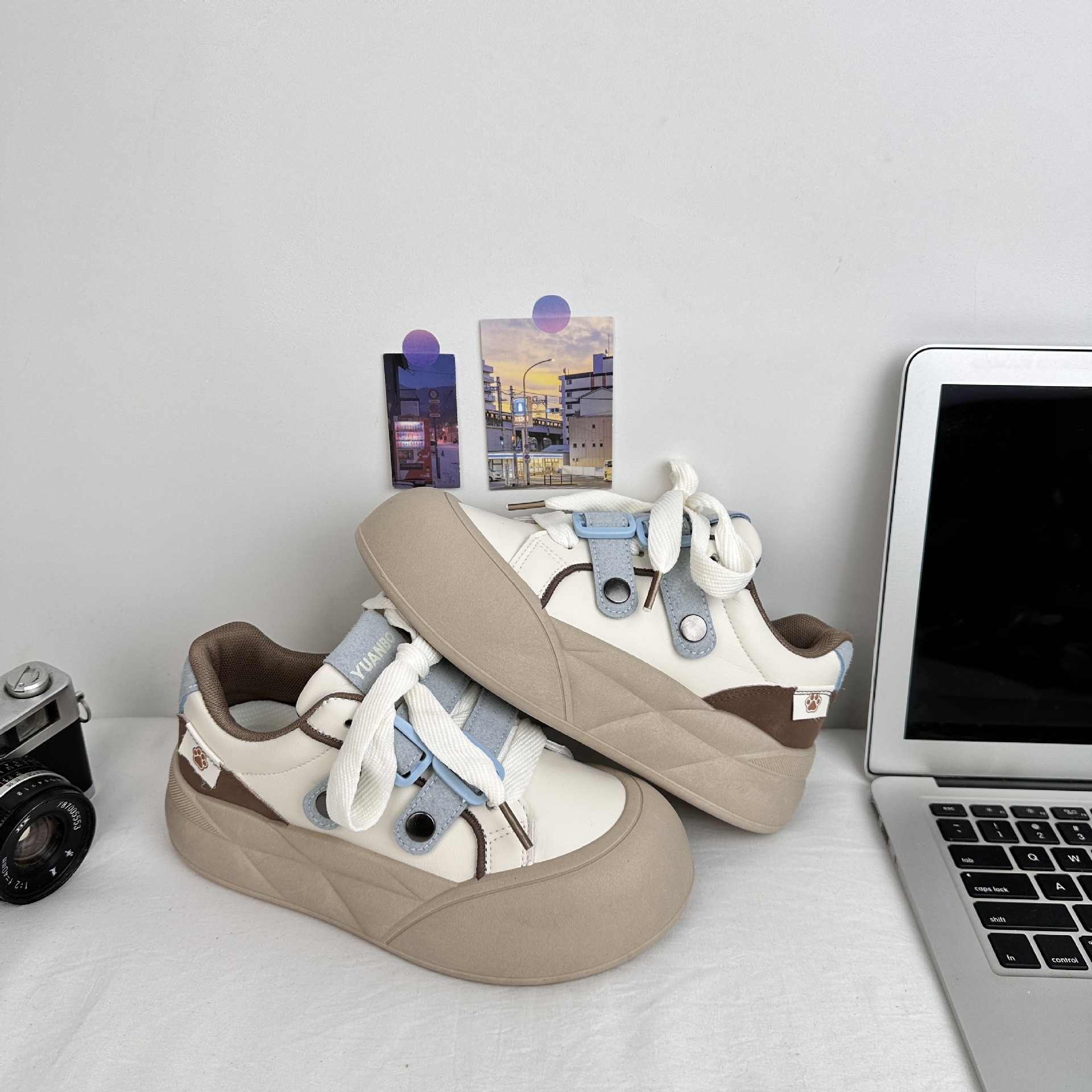 Yuanbo estudiante zapatos de pan de suela gruesa de corte bajo zapatos casuales de todo fósforo para mujer 2025 primavera nuevo estilo coreano zapatos blancos multicolor