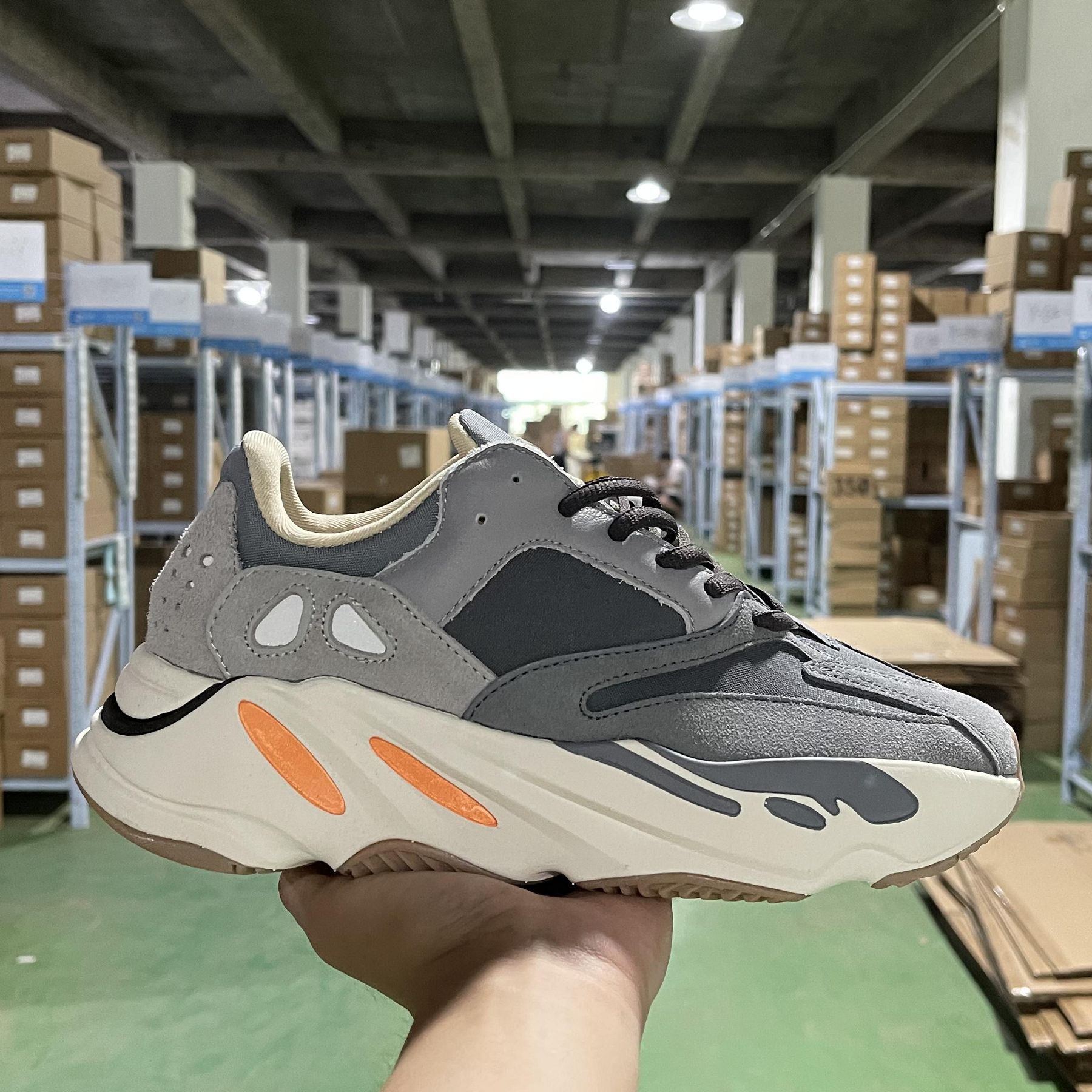 Qkzyeezy Qiao Ke Zhan Coconut 700V2 Volcanic Ash Retro Dad Sneakers Men's Putian Genuine V2 Height Increasing