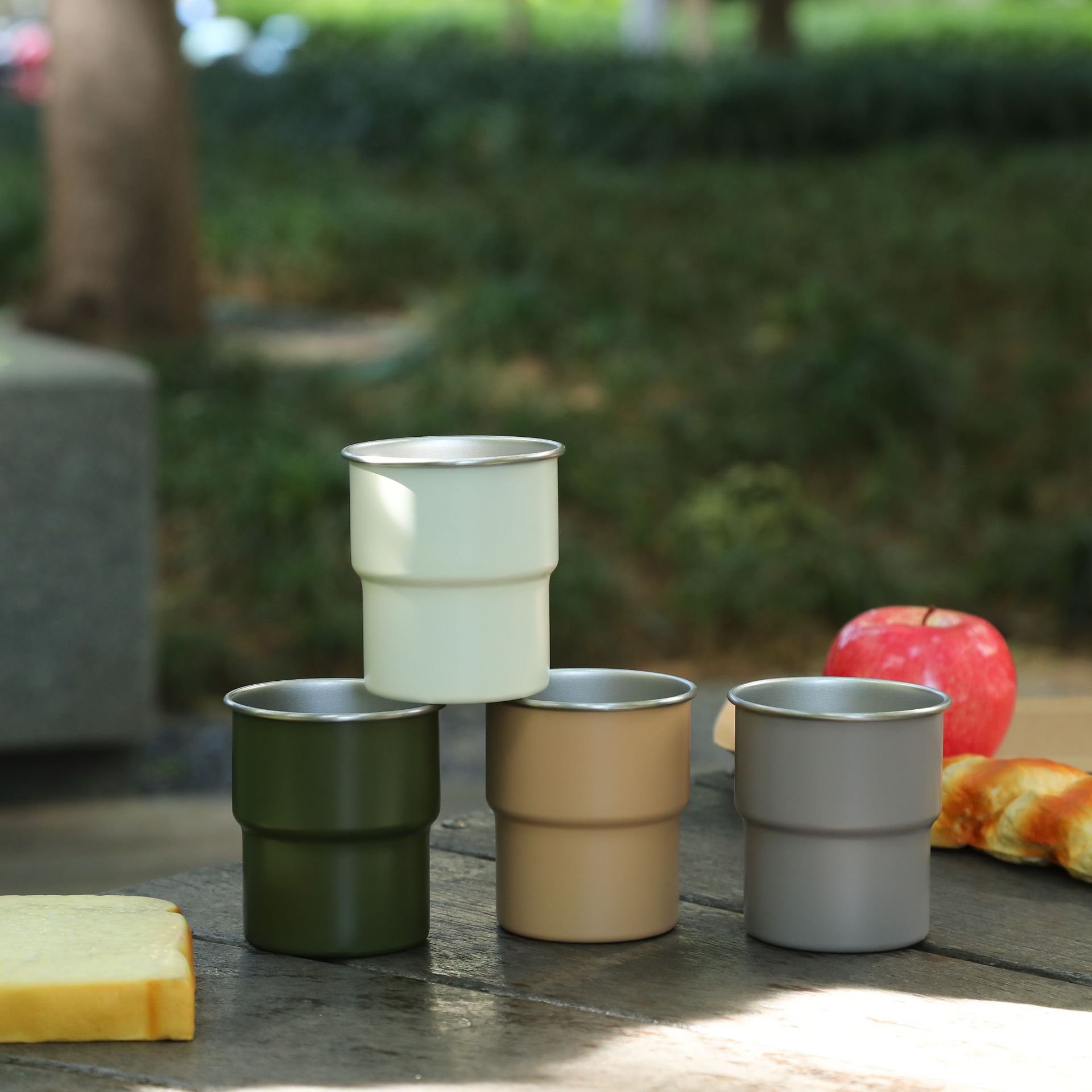 Taza de acero inoxidable para acampar al aire libre con grabado, taza de café 304, taza de agua estilo escalonado, taza portátil de una sola capa, portátil y práctica.