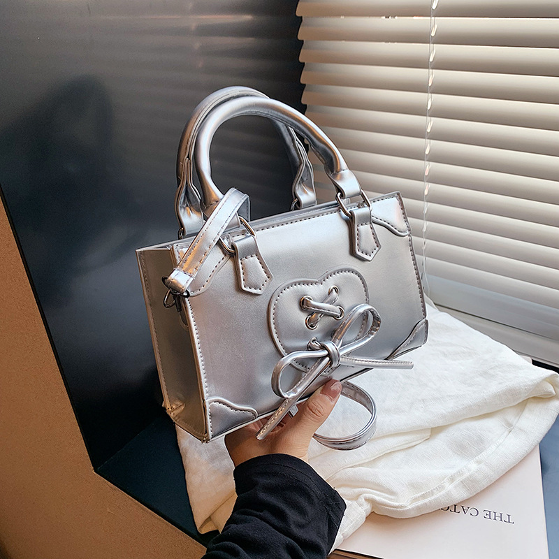 Bolso de mujer 2024 nuevo bolso de hombro de verano versátil bolso de mano pequeño bolso de trabajo pequeño bolso