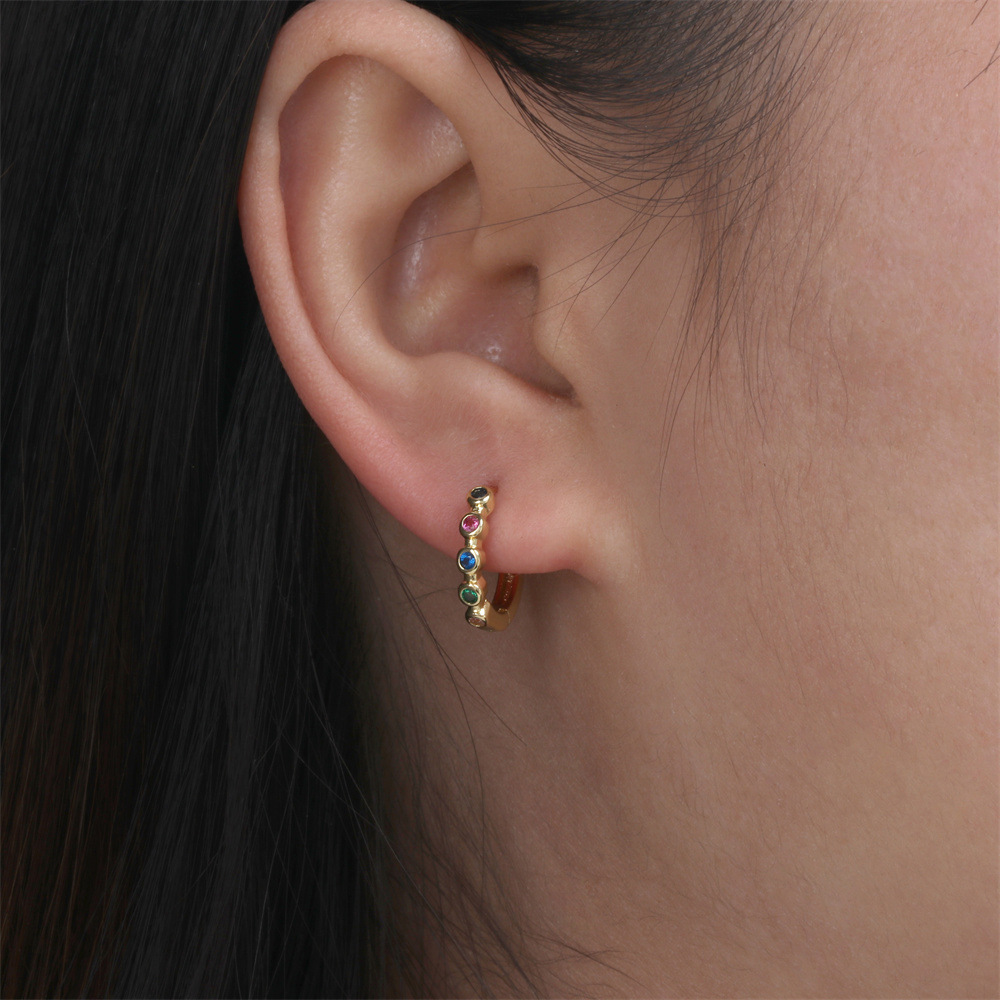 Simple Fashion Hollow Gold Circle Copper Inlaid Colored Diamond Ear Jewelry display picture 5