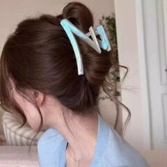 落下防止ゼリーカラー光沢のあるシンプルな気質の女性用グリッパー2025新しいハイエンド後頭部ヘアピンサメクリップ