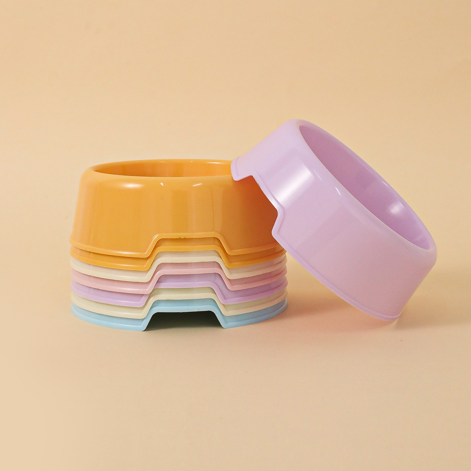 Tacos de mascotas de plástico simple para perros y gatos Tacos de agua de alimentación general Tacos de perros Tacos de gatos Tacos de perros Productos de mascotas al por mayor