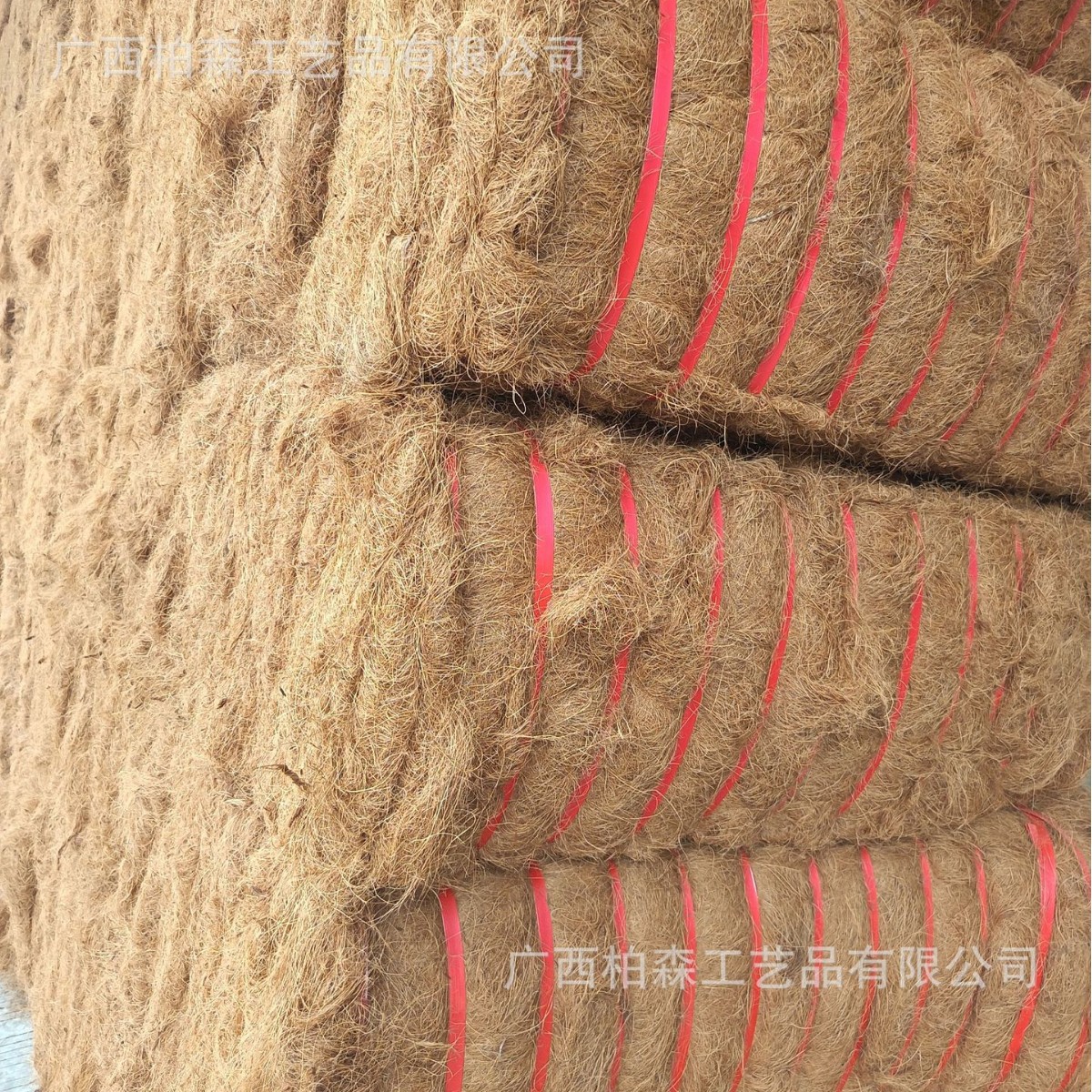 Coconut fiber bedding, natural coconut fiber, grass flower pot filler, garden paving, coconut shell bird nest, coconut fiber potted plants.