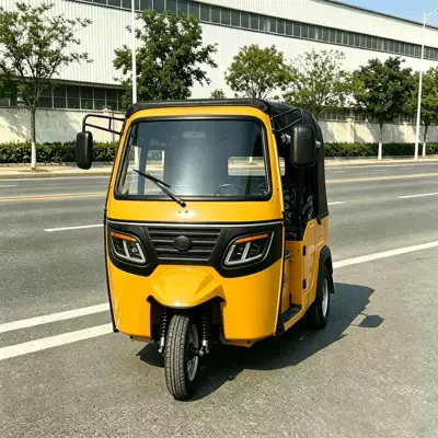 Tuktuk, Southeast Asia, India, Sərnişin üçtəkərli motosikllar