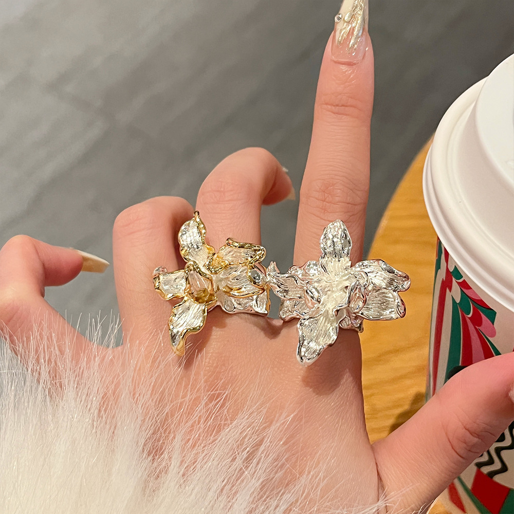 Vintage Chinese Style Silver Ring With White Iris For Women_voghion.com