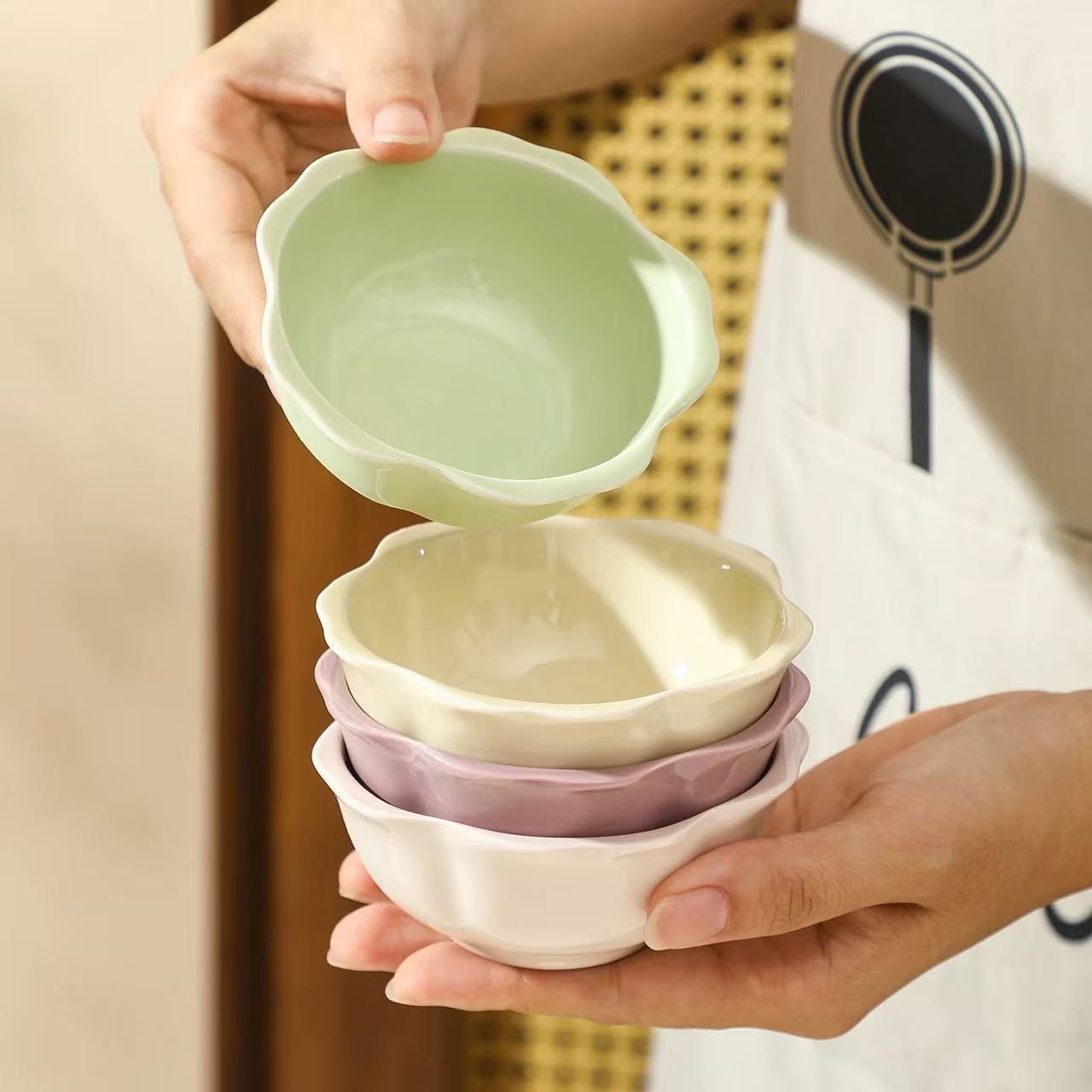 Platillo Cerámico con Borde Ondulado de Porcelana, Apto para Microondas image 3