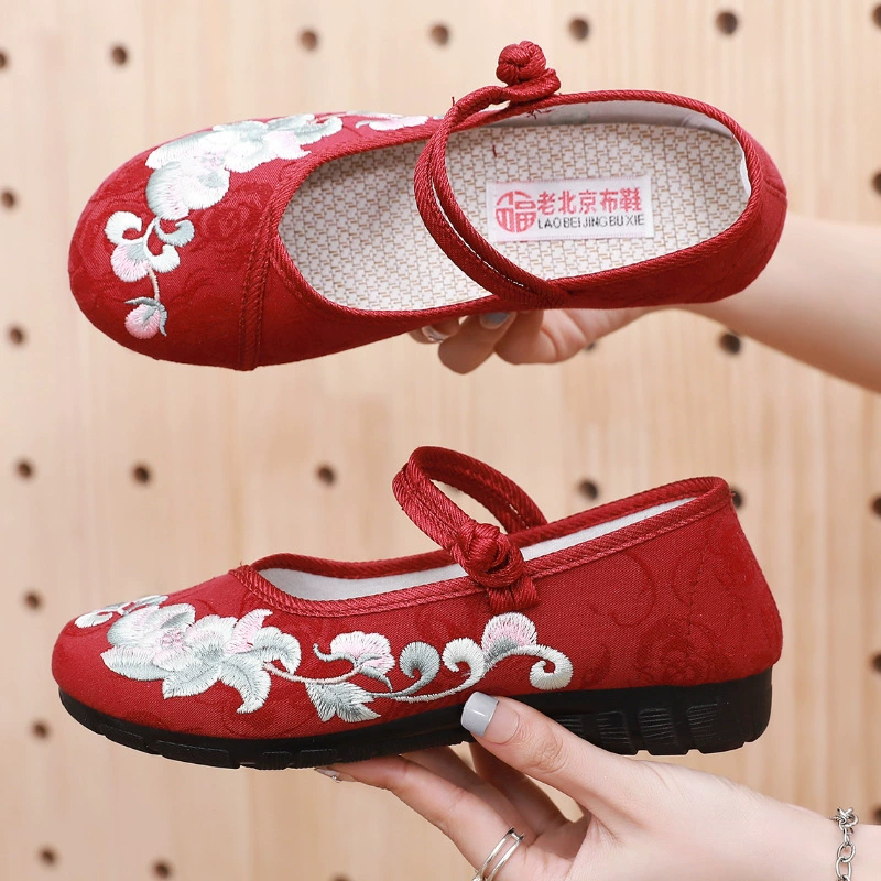 Новая обувь ханьфу Обувь с вышивкой на мягкой подошве Танцевальная обувь в этническом стиле Обувь из ткани для квадратных танцев в стиле ретро Древняя одежда Подходящая вышитая обувь