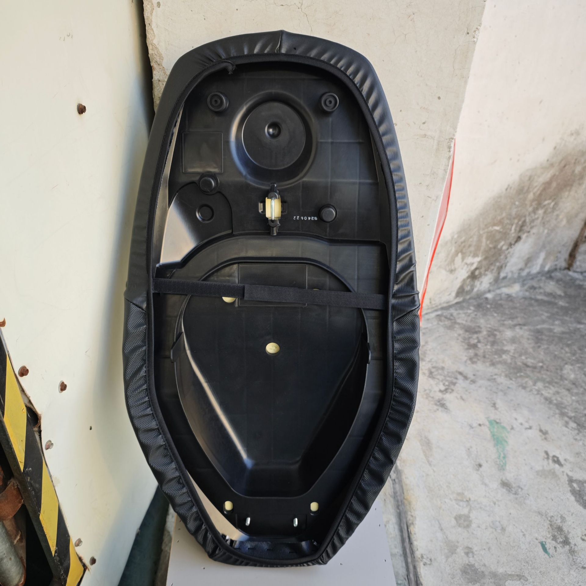 Suitable for Haojue Yu Zuan 125T10C Motorcycle Seat Cushion Cover Waterproof, Heat-Insulating and Sun-Proof Leather Seat Cushion Cover Without Nails