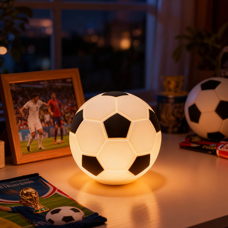 Copa del mundo de silicona lámpara de noche lámpara de atmósfera lámpara de fútbol niños dibujos animados dormitorio con sueño lámpara de cabecera al por mayor