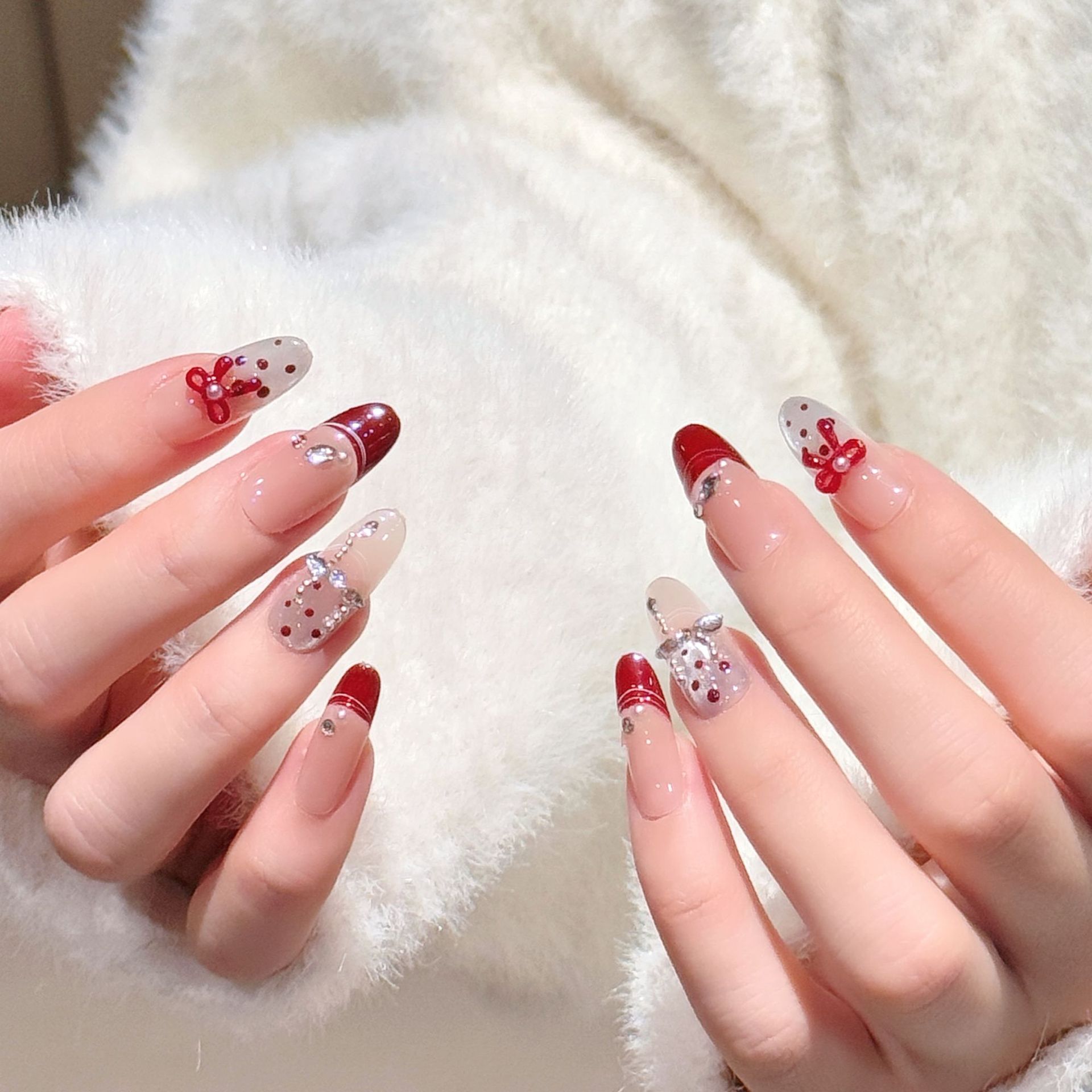 Prefabricado explosión desgaste de uñas de alto nivel blanco rojo arco tridimensional puro deseo de sentir la atmósfera desgaste de uñas a mano