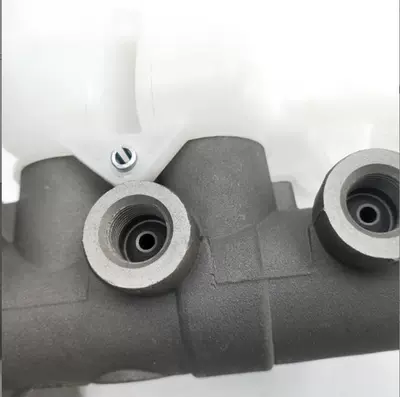 LAND CRUISER, Brake master cylinder
