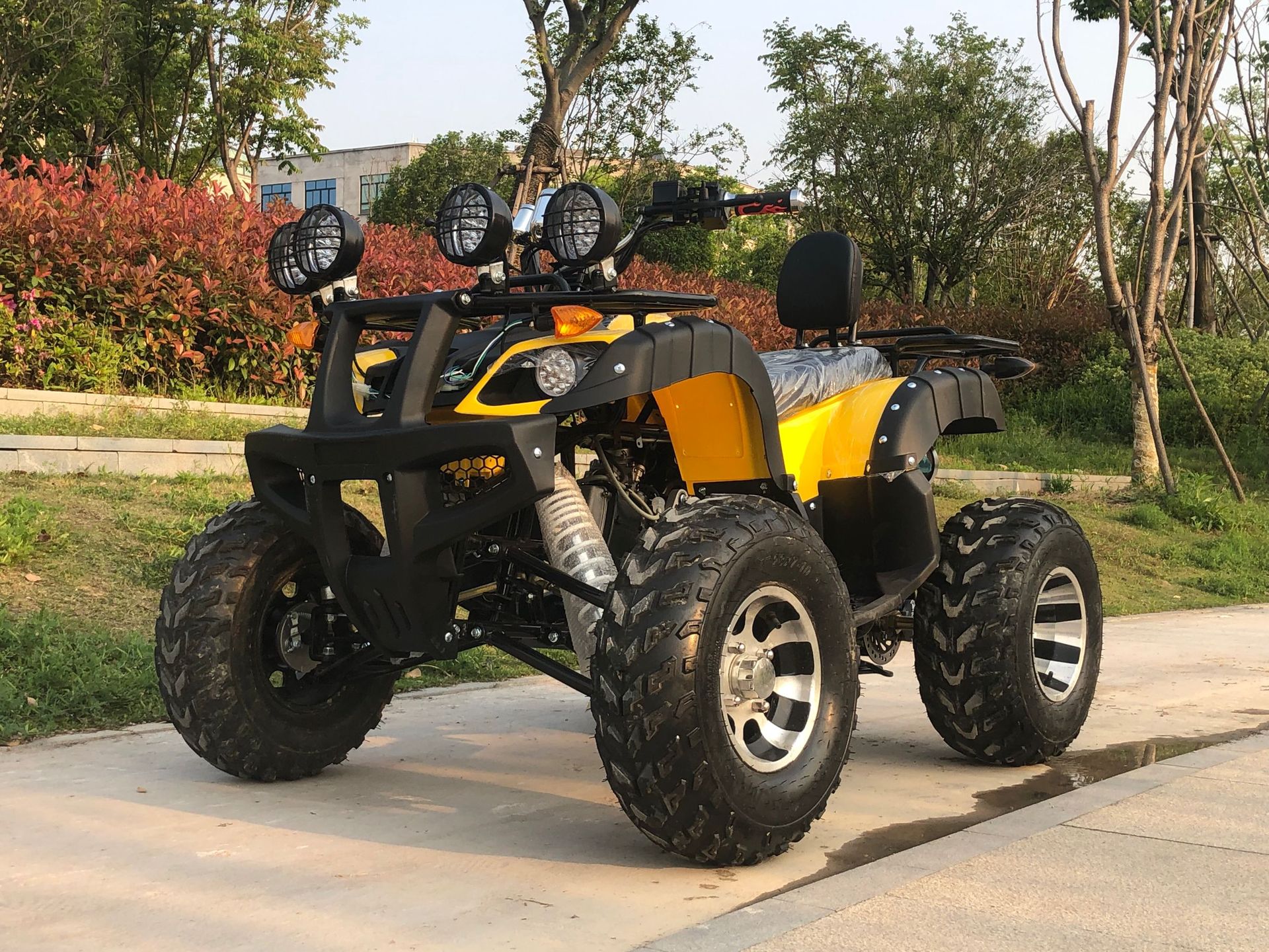 Amazon explotó a prueba de choques gran toro vehículo de playa al aire libre cuatro ruedas motocicleta ATV todo terreno vehículo de playa