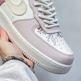 ���＃ԭ��܊AF1СĢ����ЬŮʿ�r�аٴ����eЬ���m�\�ӻ����Ь