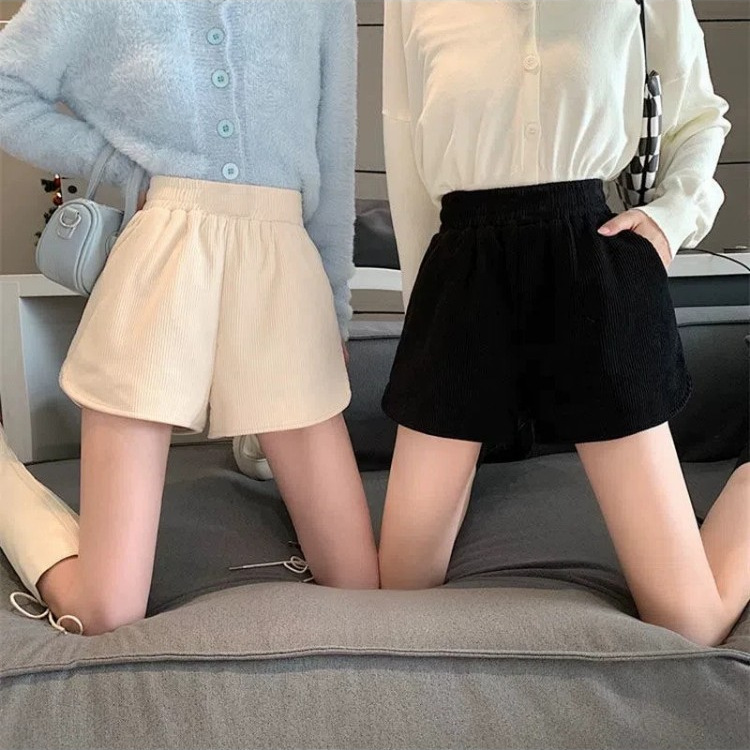 灯芯绒短裤女2026秋冬季新款松紧腰外穿阔腿裤小个子休闲时尚靴裤