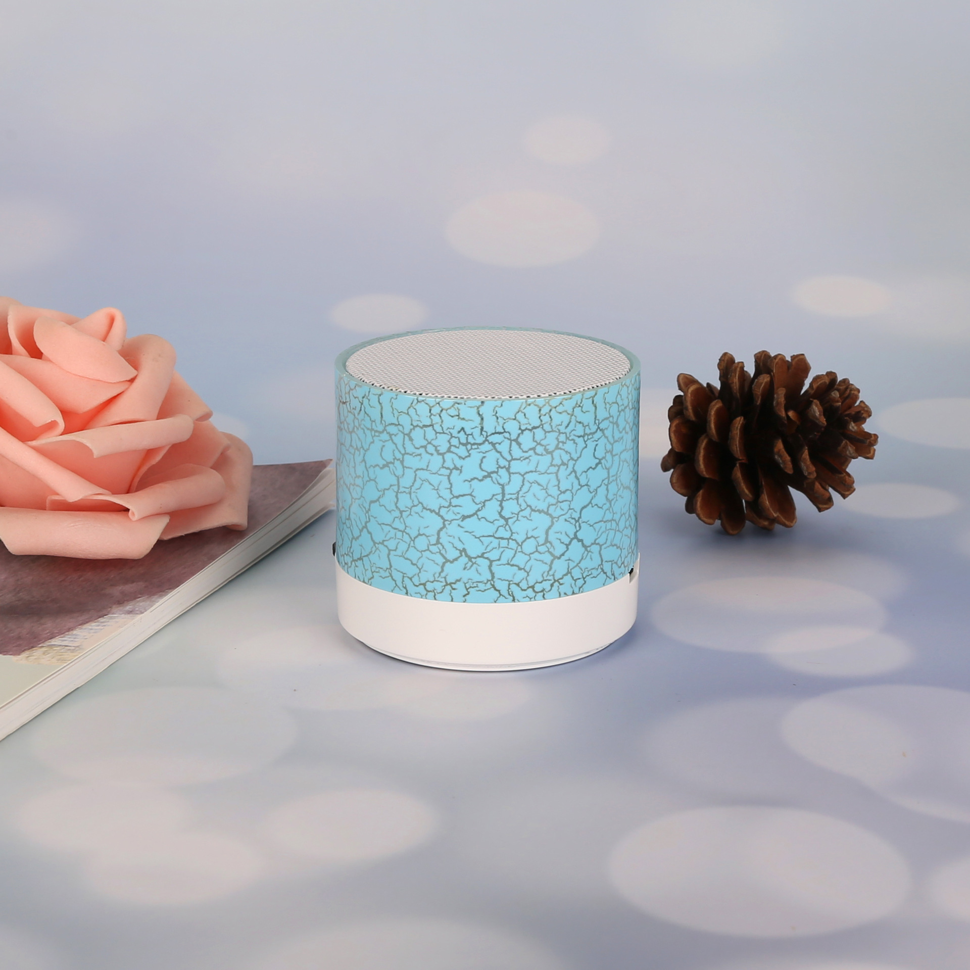 Altavoz Bluetooth portátil transfronterizo audio para el hogar mini regalo retro tarjeta LED altavoz inalámbrico al por mayor