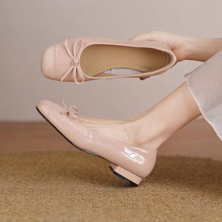 Cabeza cuadrada francesa con fondo plano desnudo zapatos de color único para mujeres 2026 nuevos zapatos de ballet de arco de primavera y verano zapatos de piel suave