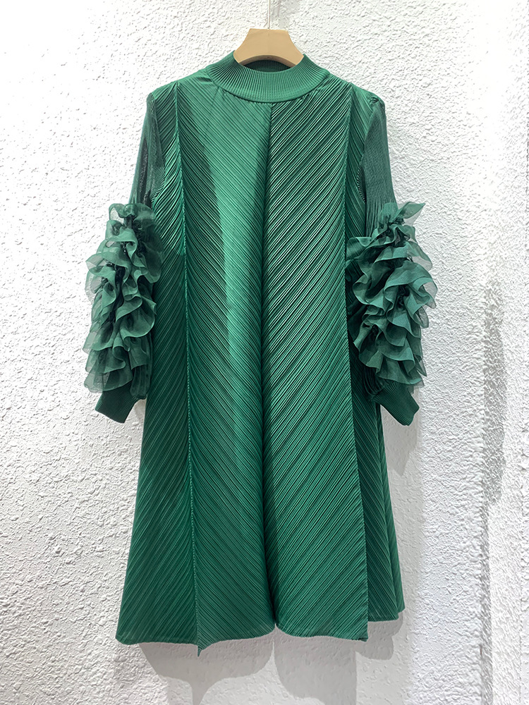 Elegant veckad klänning för dam till bröllop höst och vinter_voghion.com