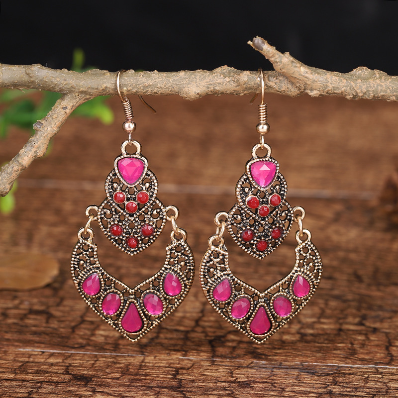 New Heart-shaped Double-layer Alloy Pendant Ethnic Style Earrings display picture 3