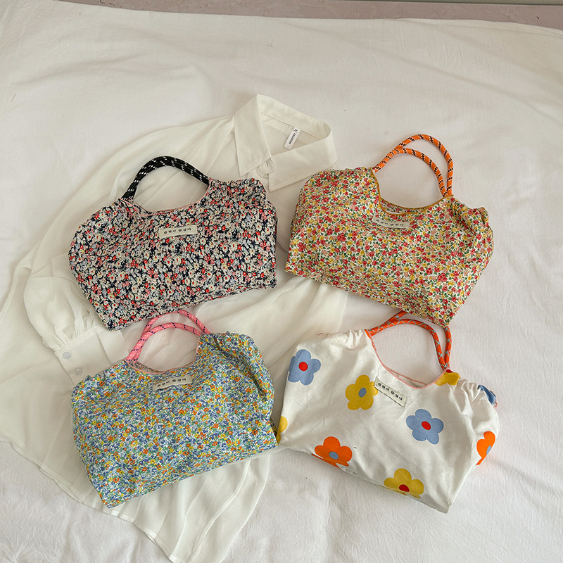 Korean ins floral large capacity beach shopping niche design, canvas bag, lightweight single shoulder tote bag_voghion.com