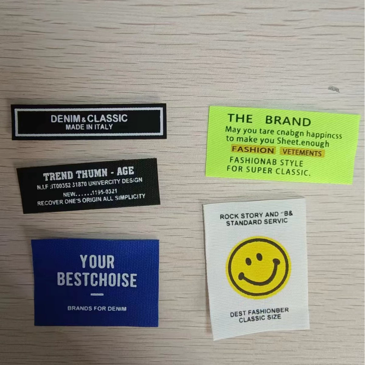 Серия одежды и аксессуаров с индивидуальным английским алфавитом, декоративные тканевые этикетки, шелкография, тканевые нашивки, этикетки.