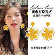 黄色花朵耳环女度假风2026新款爆款高级感适合春天的耳针海边耳饰