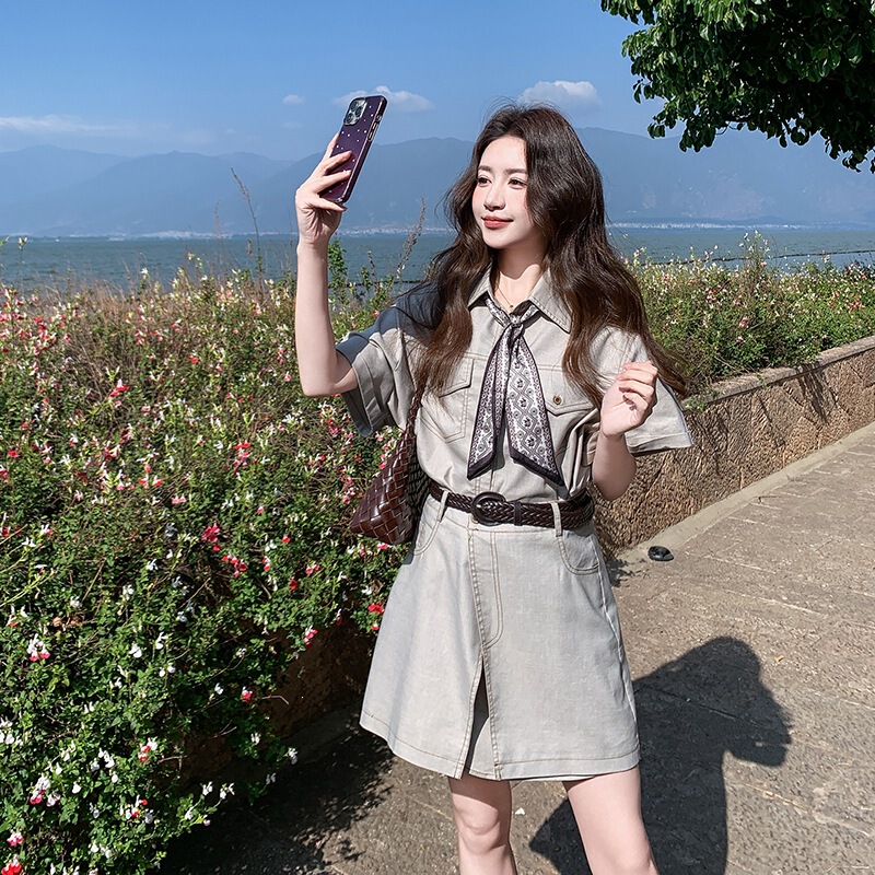 Korean-style workwear waist-cinched denim shirt dress for women, new summer 2026 model, for petite figures, paired with a skirt