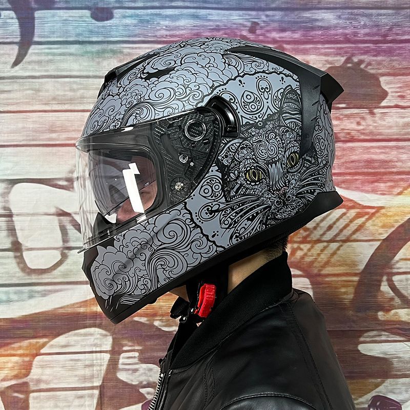 Casco de coche eléctrico LVS para hombres y mujeres de verano casco completo casco colorido personalidad fresco casco de carreras verano