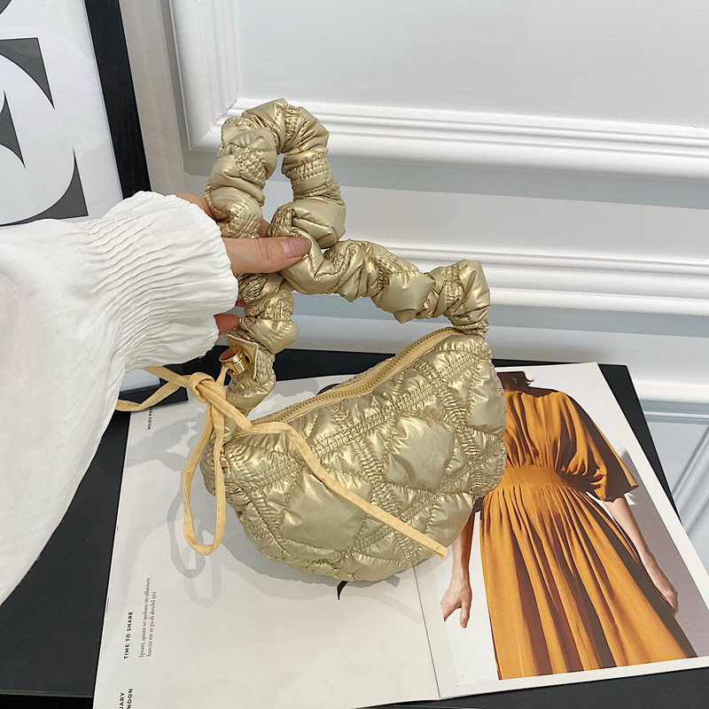 Estilo coreano nube plisado bolsa pequeña bolsa bolsas nuevo nicho de alto grado brillante cara puff dumpling hombro bolsa de las axilas para las mujeres