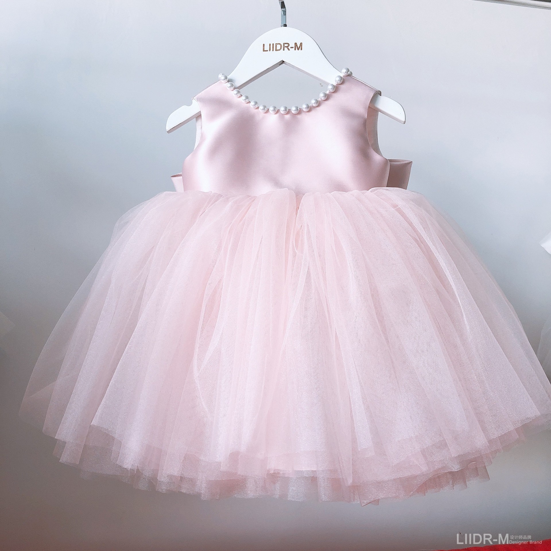 Abito da cerimonia per bambina con decorazione di perle_voghion.com