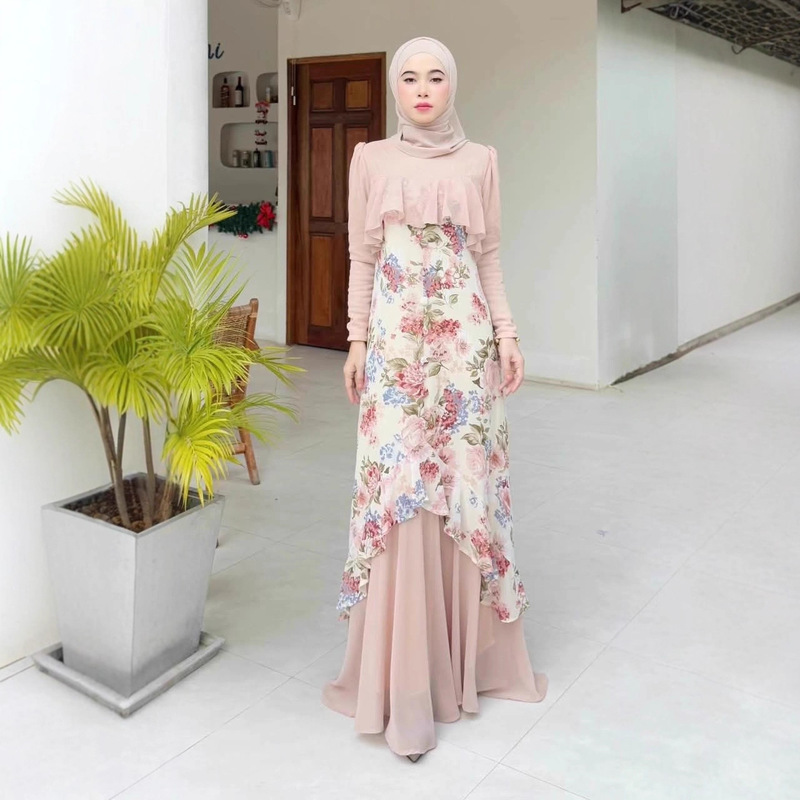 2025 In-Stock Cross-Border Foreign Trade Women's Clothing Southeast Asian Fashion Floral Ruffled Flowing Long Elegant Dress