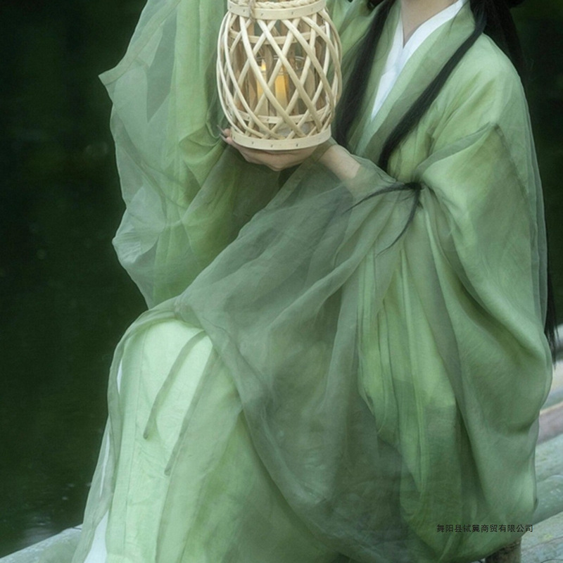 2025 New Style Wei and Jin Style Han Dynasty Women's Turquoise Wide-Sleeved Fairy Skirt Autumn and Winter New Silk Blend Atmosphere