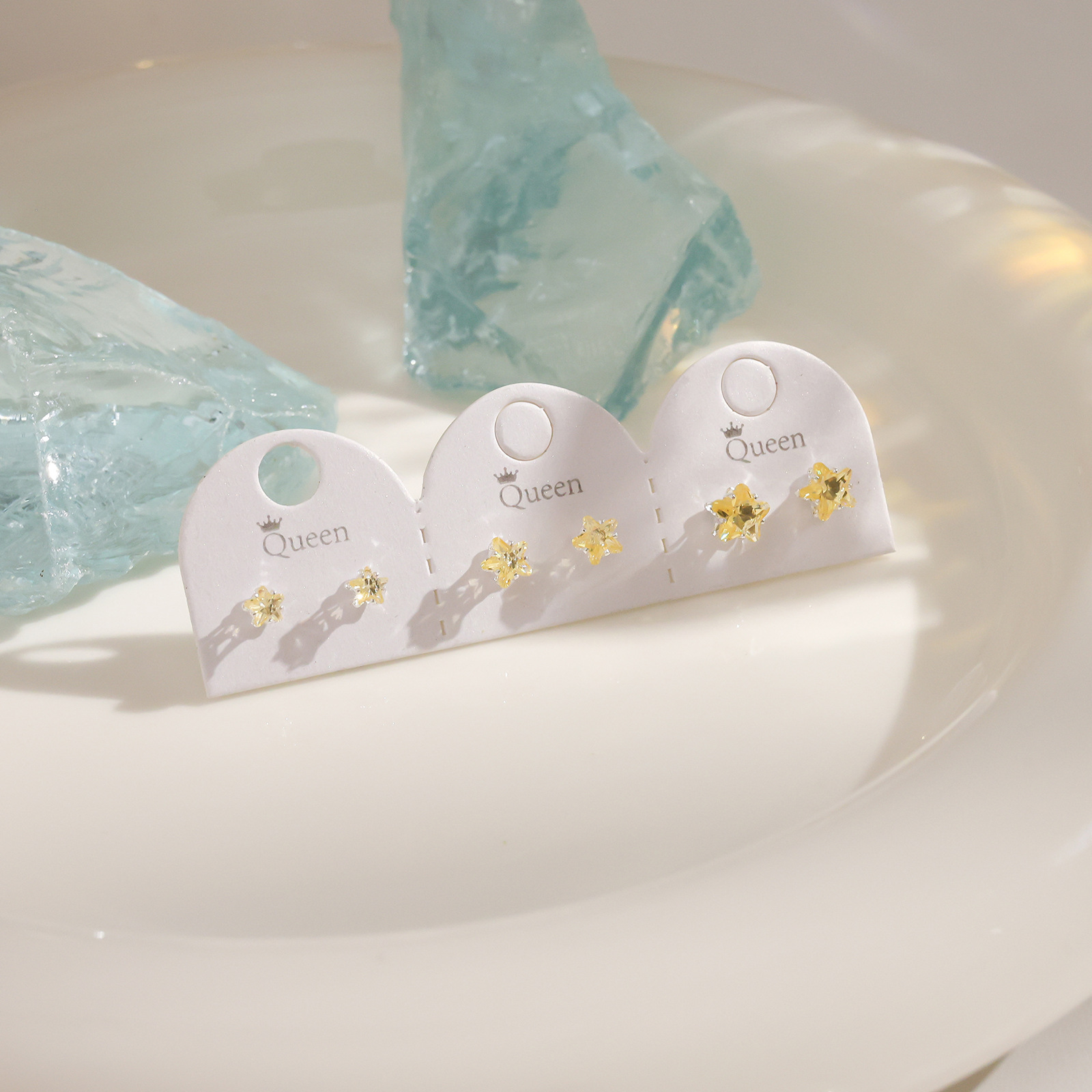 Juego de pendientes de aguja plateados, sencillos y compactos para mujer, pendientes geométricos en forma de corazón, bonitos, dulces y versátiles, venta al por mayor para puestos de mercado