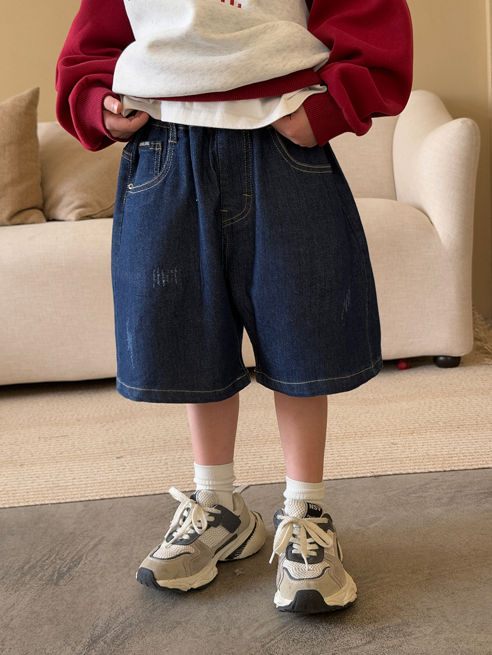 男の子用デニムショートパンツ夏服2025新作韓国版ゆるいカジュアル5分丈パンツ