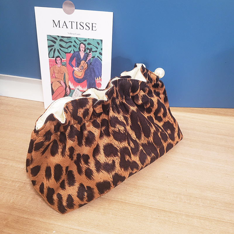 Leopard print