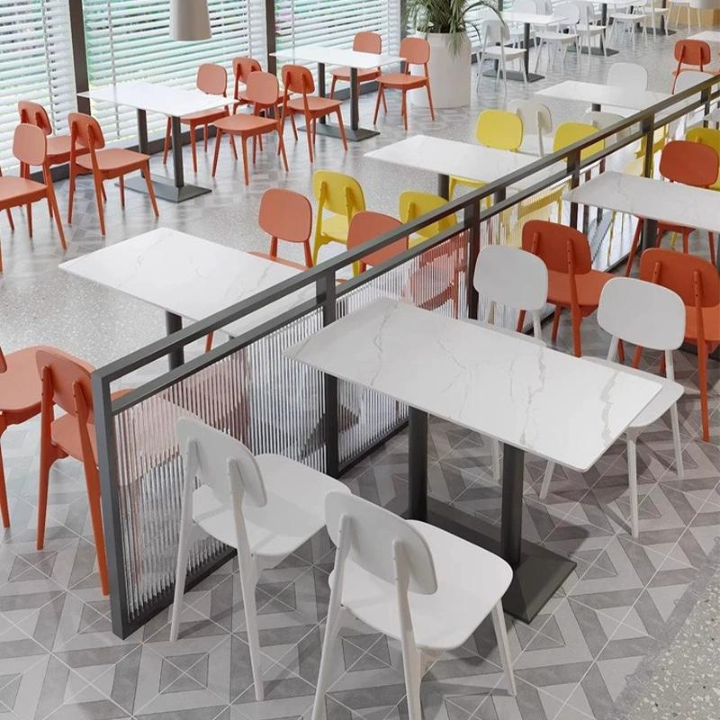 Стол и стулья для школьной столовой, комплект для общежития, столовая компании, лапшеверия, кафе быстрого питания, столы и стулья на 4 и 6 персон