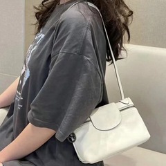 高品质新款牛皮饺子包女真皮麻将包拉链小方包单肩包可斜挎包女包