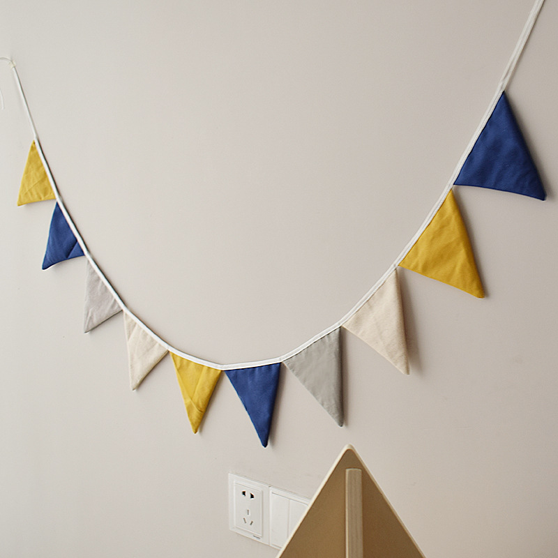 Blue white yellow pennant