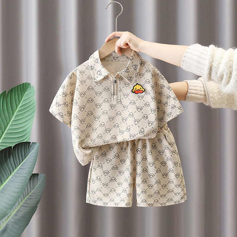 7120 Little Yellow Duck Boy Traje de verano Estilo occidental Camisa POLO de manga corta delgada para niños Estilo de verano Red de Internet Juego de dos piezas de verano