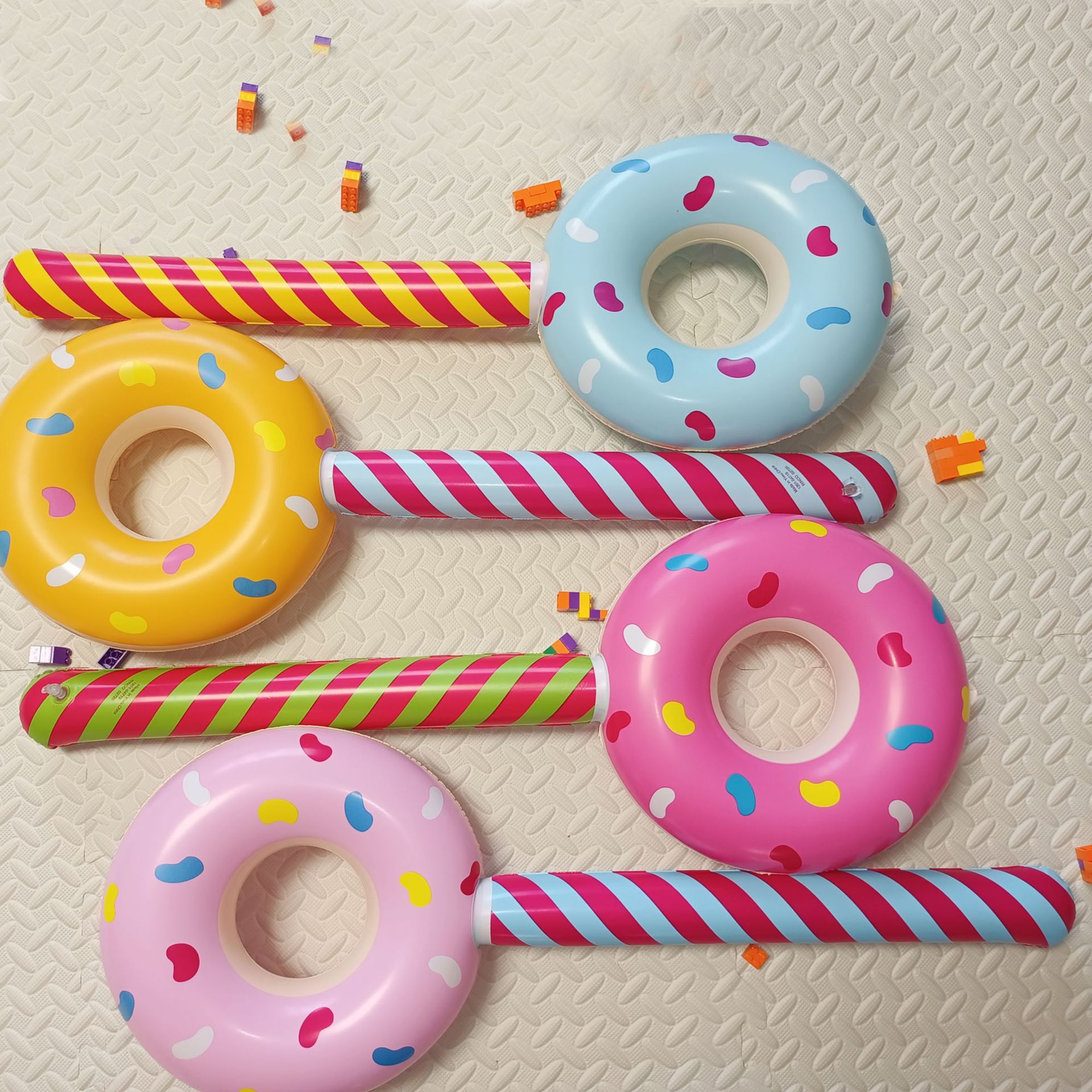 Reproducción transfronteriza de juguetes inflables, piruletas, donas, empujando y barriendo el edificio, regalando accesorios, decoración de la fiesta