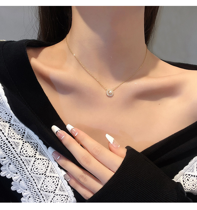 Fashion Refined Zircon Inlaid Titanium Steel Clavicle Chain Necklace
