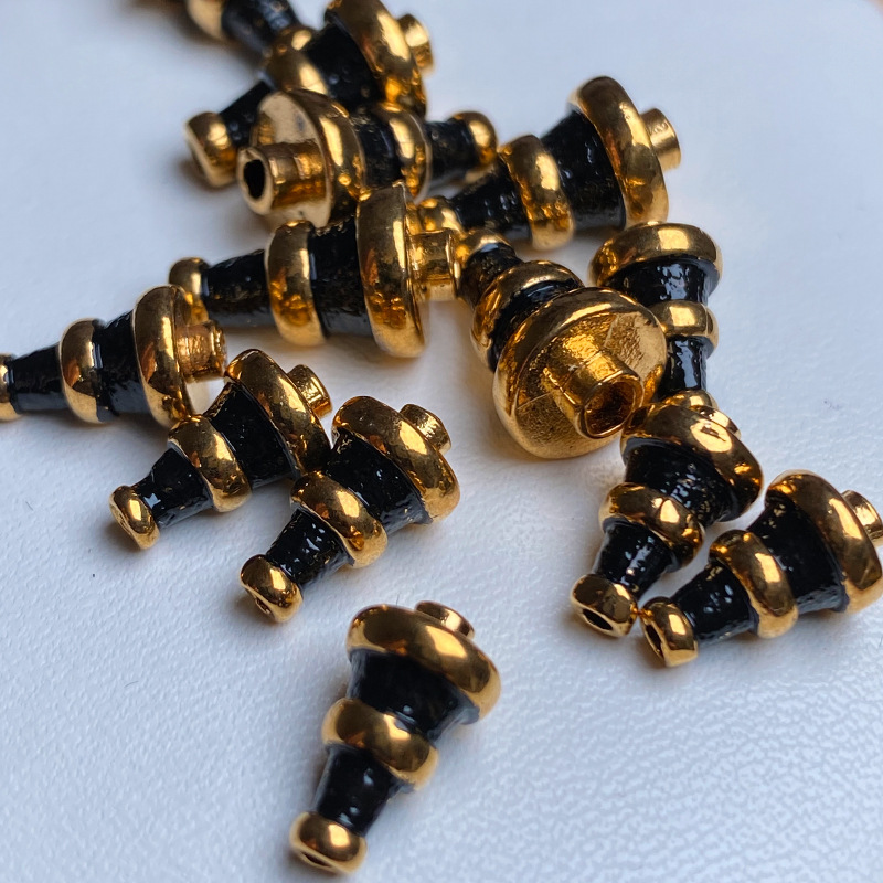 블랙 앤 골드 더블 컬러 운석 파고다 스타 문 킹 콩 보시 올드 타입 피닉스 디이 티 타워 헤드 부처 헤드 플레이 액세서리